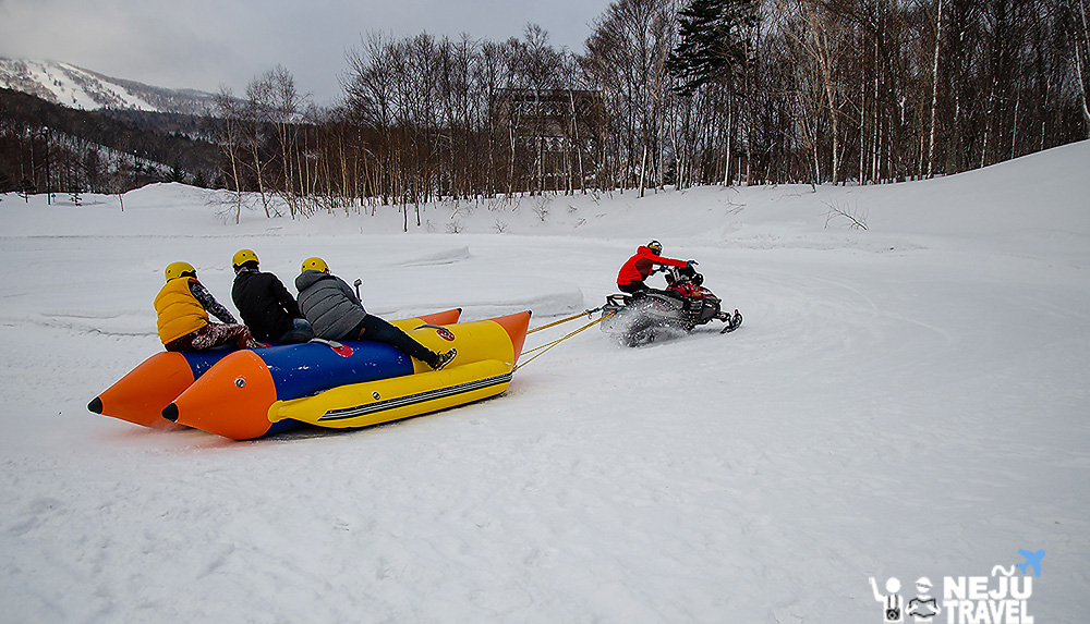 hokkaido kiroro resort snow banana boat