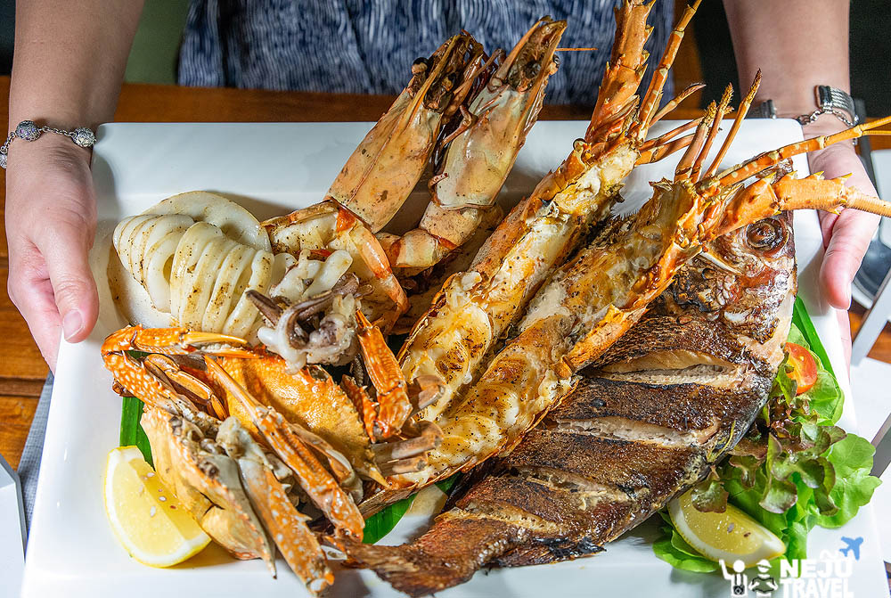 the naka phuket seafood